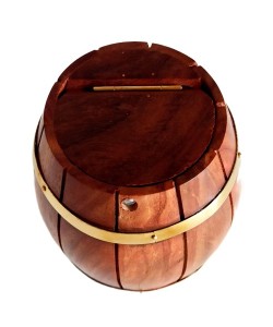 Maun Ağacından Dekoratif Ahşap Fıçı Kumbara Maun Ağacından Dekoratif Ahşap Fıçı Kumbara