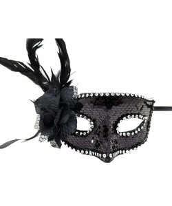 Siyah Yandan Tüylü Güllü Taşlı Pullu Maske