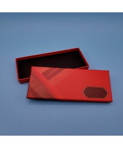 Kırmızı Kalem Kutusu Kırmızı Kalem Kutusu