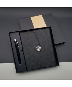 Çizgili Defter Ve Metal Kalem Seti Çizgili Defter Ve Metal Kalem Seti