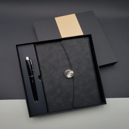Çizgili Defter Ve Metal Kalem Seti Çizgili Defter Ve Metal Kalem Seti