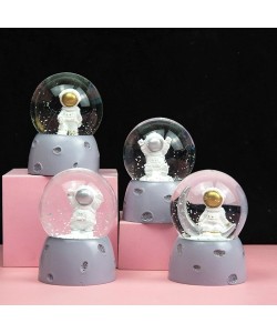 Mini Işıklı Astronot Kar Küresi Mini Işıklı Astronot Kar Küresi